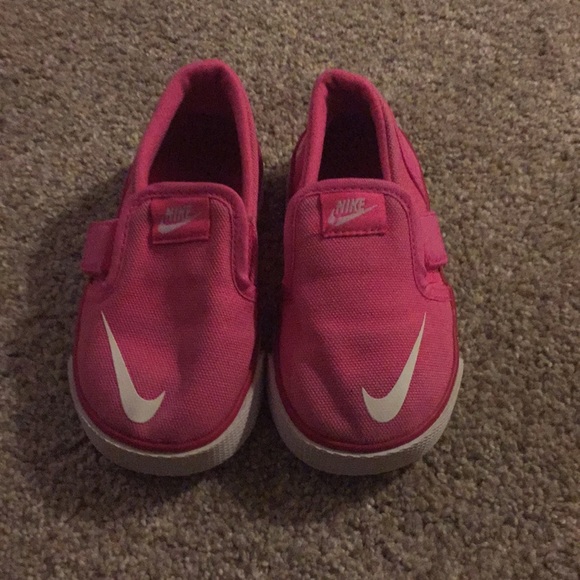 Nike Other - Nike slip on - Toddler 6c